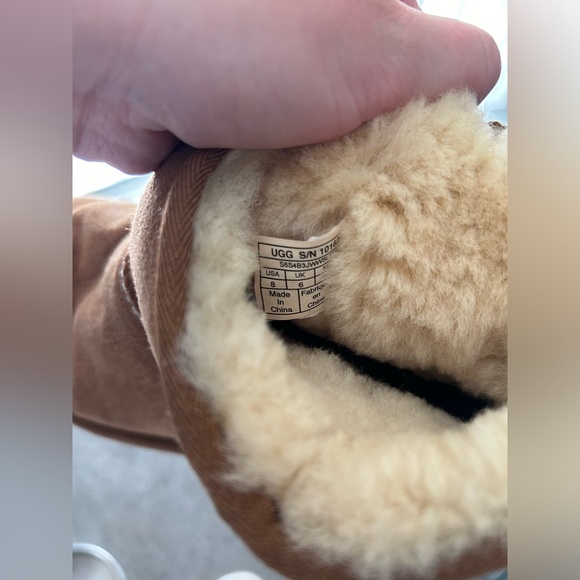 Ugg Classic Mini Boots - Picture 3 of 5